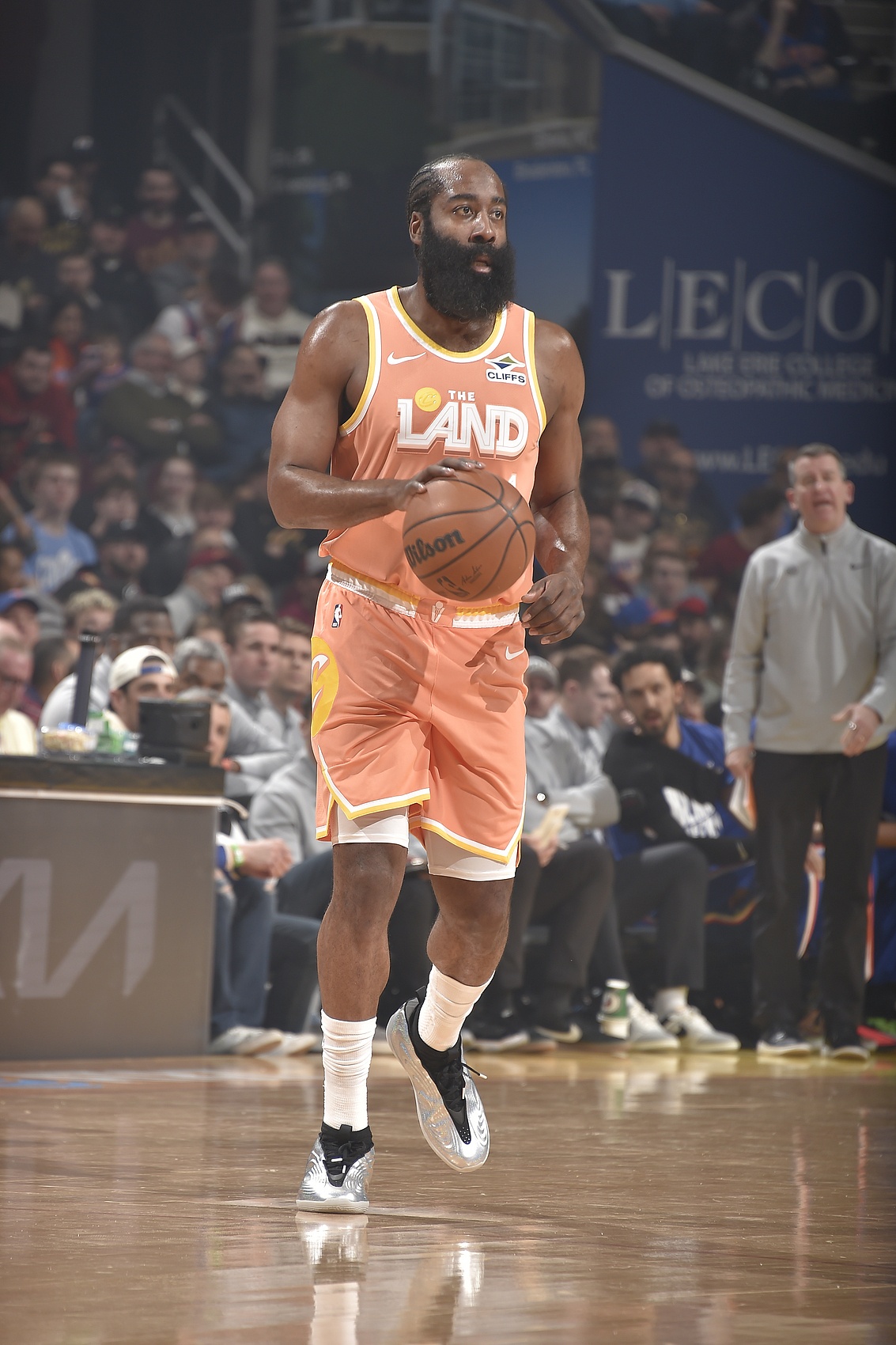 世界杯手机高清观看入口-JR：不看好骑士 哈登每次换队常规赛都打很好 但季后赛战绩摆在那