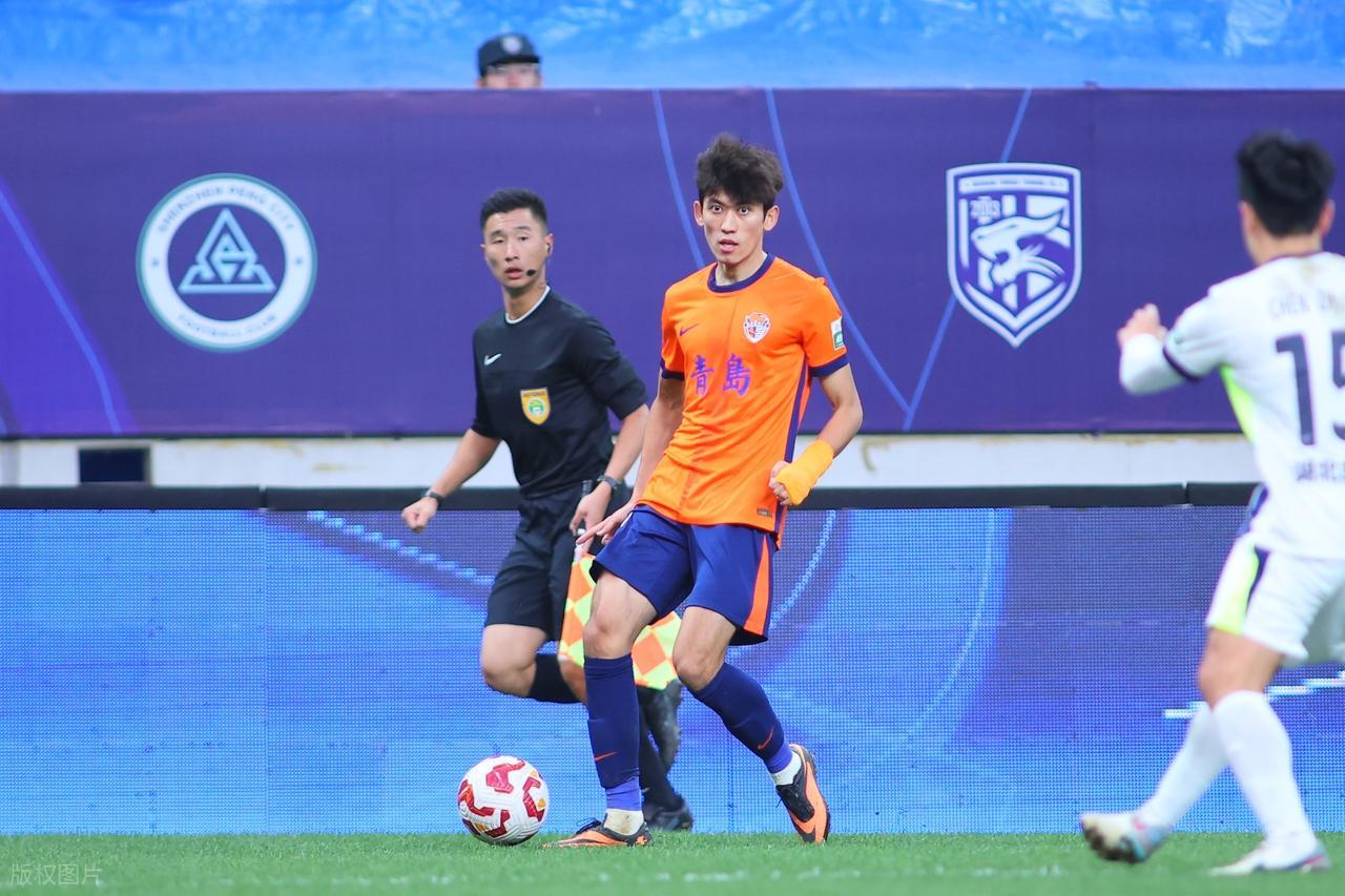 世界杯官方直播软件下载-1比1！山东鲁能球迷笑醒了，新援刚入队就进球，成为韩鹏掌上宝